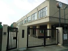 Junior high school. 160m until Yao Municipal Taisho junior high school