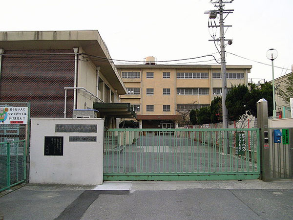 Primary school. Higashiyamamoto up to elementary school (elementary school) 422m