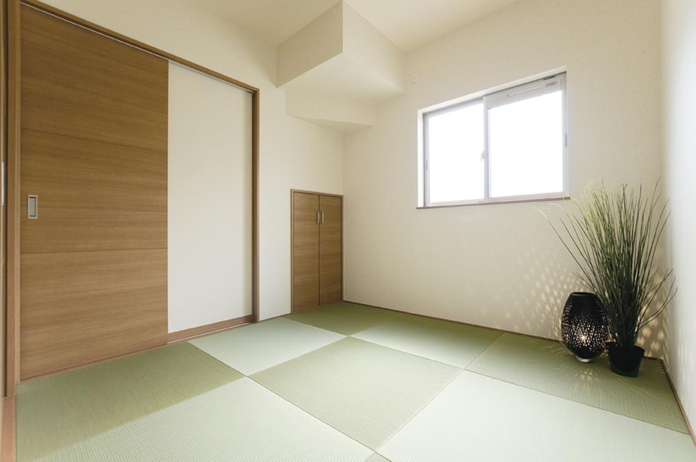 Model house photo. Calm Japanese-style room