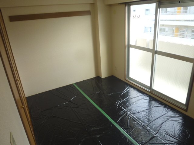 Other room space. Japanese-style room 6 Pledge is good day on the balcony next to! 