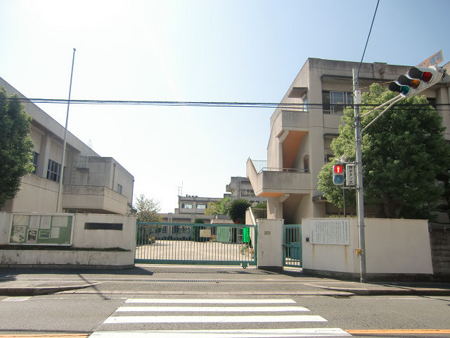Junior high school. Shiki 640m until junior high school (Shikichonishi) (junior high school)