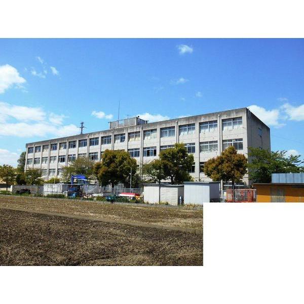 Junior high school. 1367m east junior high school until Yao Tatsuhigashi junior high school
