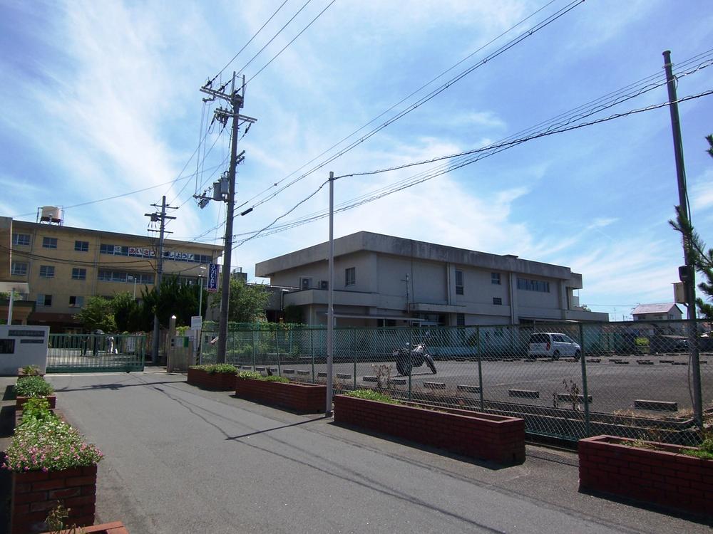 kindergarten ・ Nursery. 1056m until Yao Municipal Higashiyamamoto kindergarten