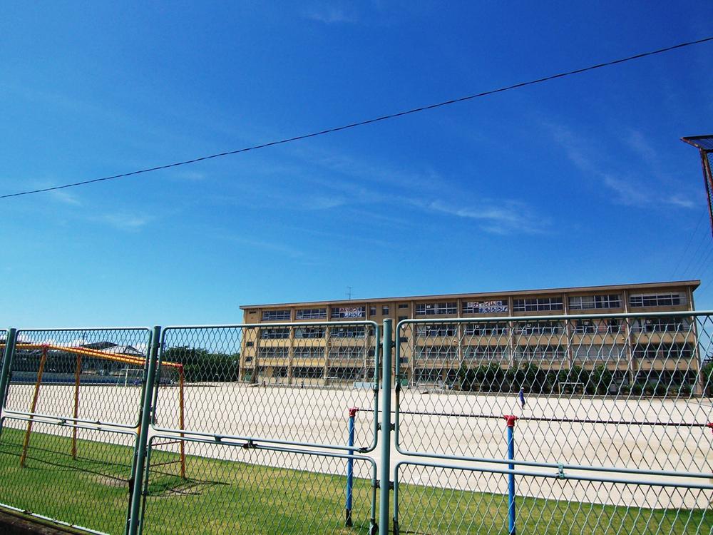 Primary school. 894m until Yao Municipal Higashiyamamoto Elementary School
