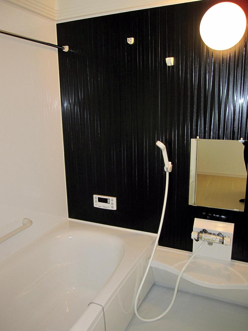 Bathroom. Black bathroom heating dryer with unit bus accent panel shine of (1 tsubo type)