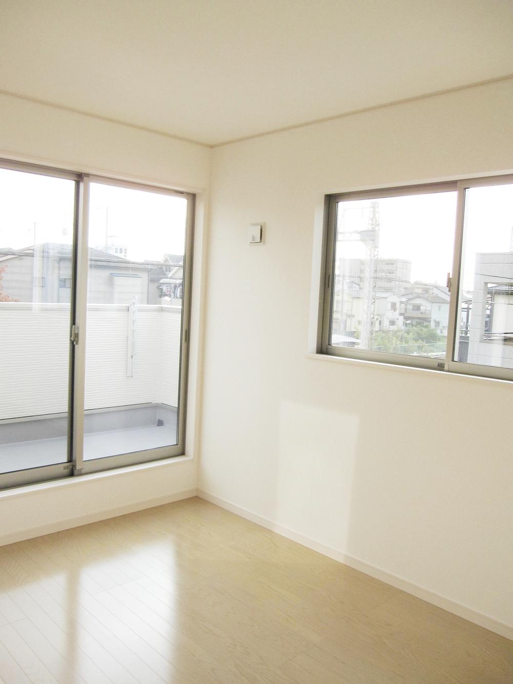 Non-living room. Also plug a lot of light in the Western-style rooms facing the balcony.