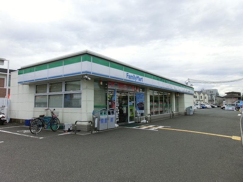 Convenience store. 1126m to FamilyMart Yao Otashin the town shop