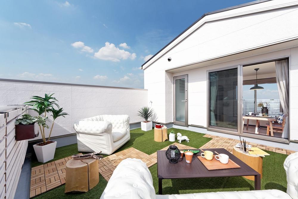 Balcony. Wide entering the hand in the "Plus One" ~ ~ ~ Have a balcony. Also good for the space relaxation as a second living room, Also good for the dog run, Using it is different.