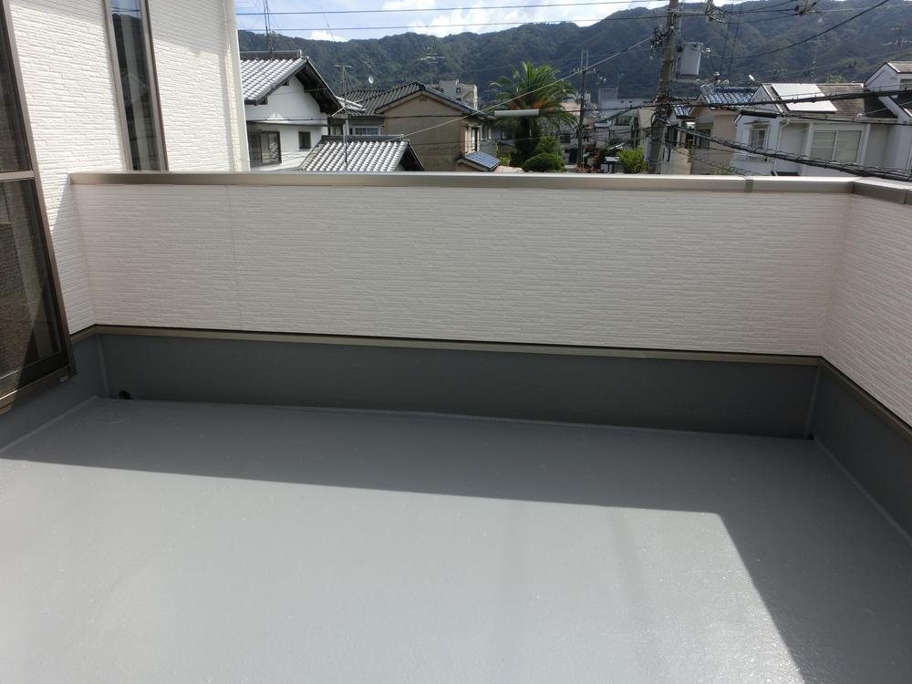 View photos from the dwelling unit. Want from a large balcony measuring 6 Pledge Shigisan