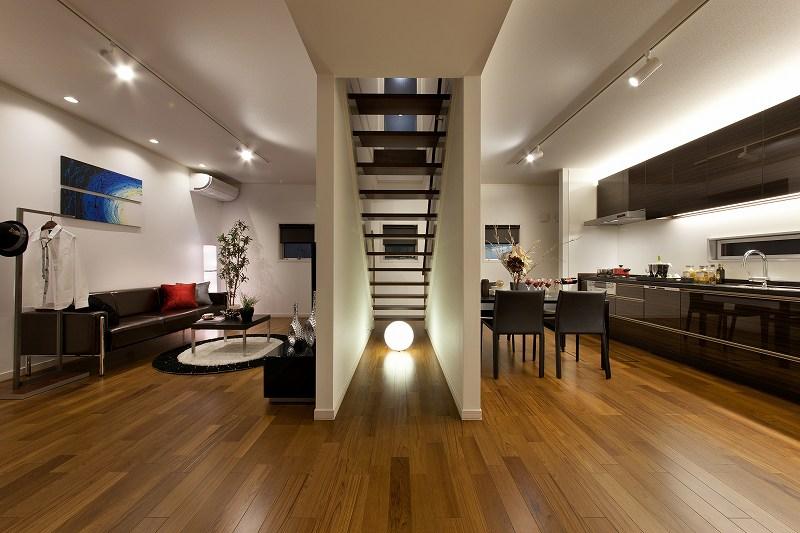 Model house photo. Surrounding the center stairs, 360 ° attract design highly dwelling