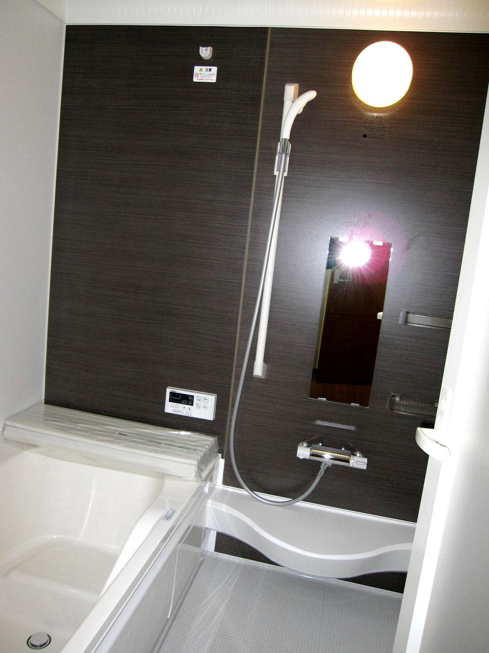 Bathroom. Unit bus with a bathroom heater impressions function (1 tsubo type)