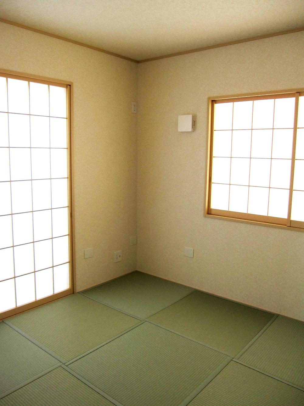 Non-living room. Japanese-style room to show a modern one side by lay half pledge tatami