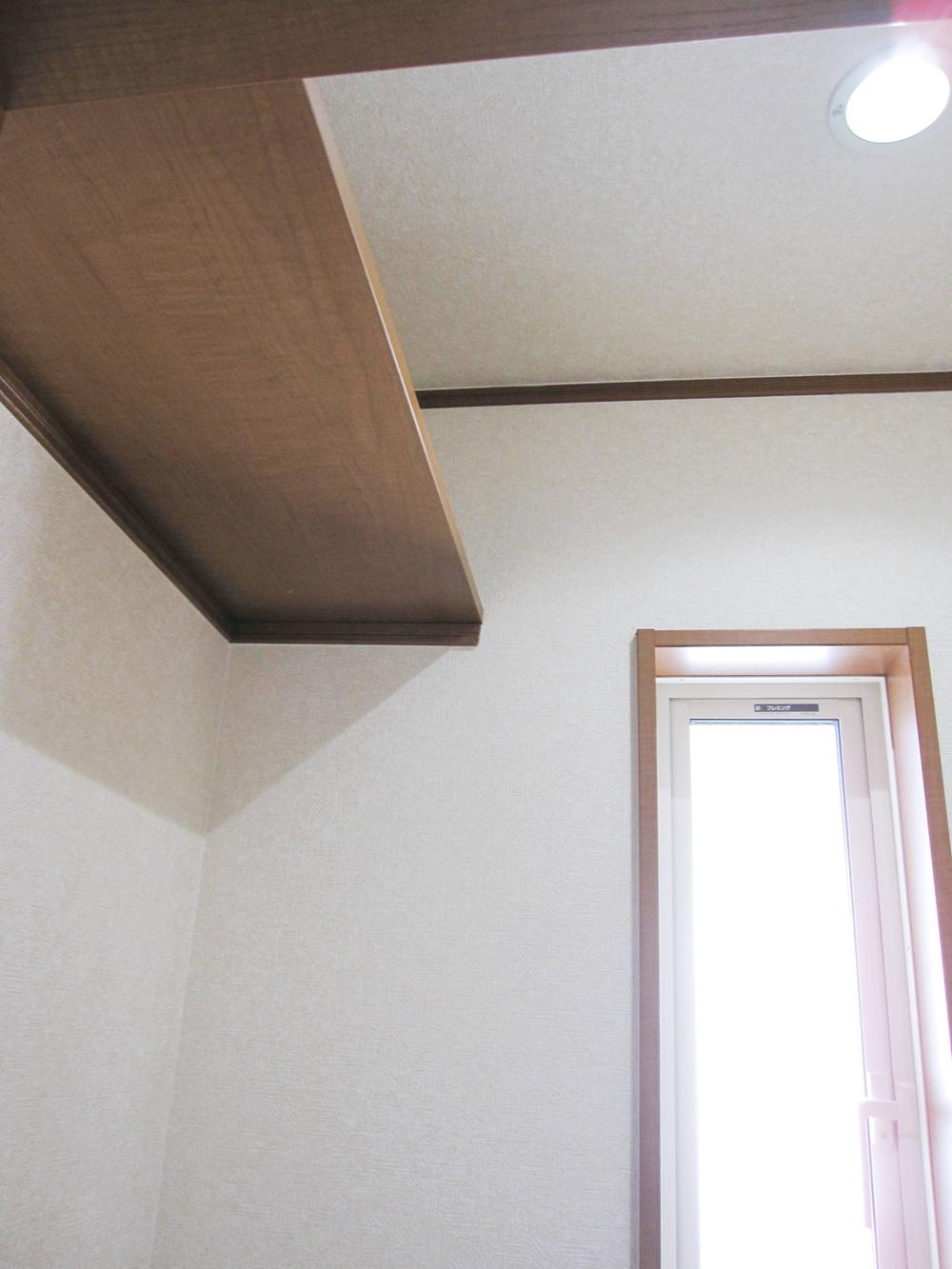 Toilet. Set up a convenient shelf on the second floor of the toilet