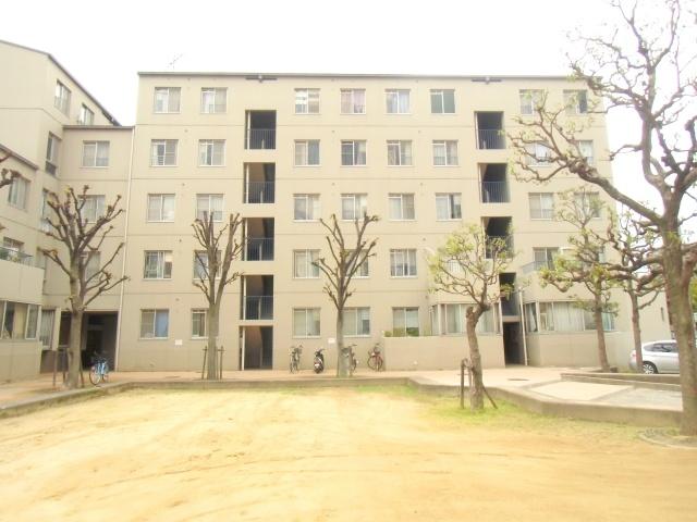 Local appearance photo. It is a 7-minute walk from the Osaka Municipal Tanimachi Line Yao South Station