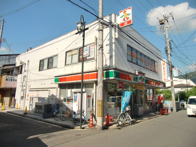 Convenience store. Thanks Takayasu Station store up to (convenience store) 629m