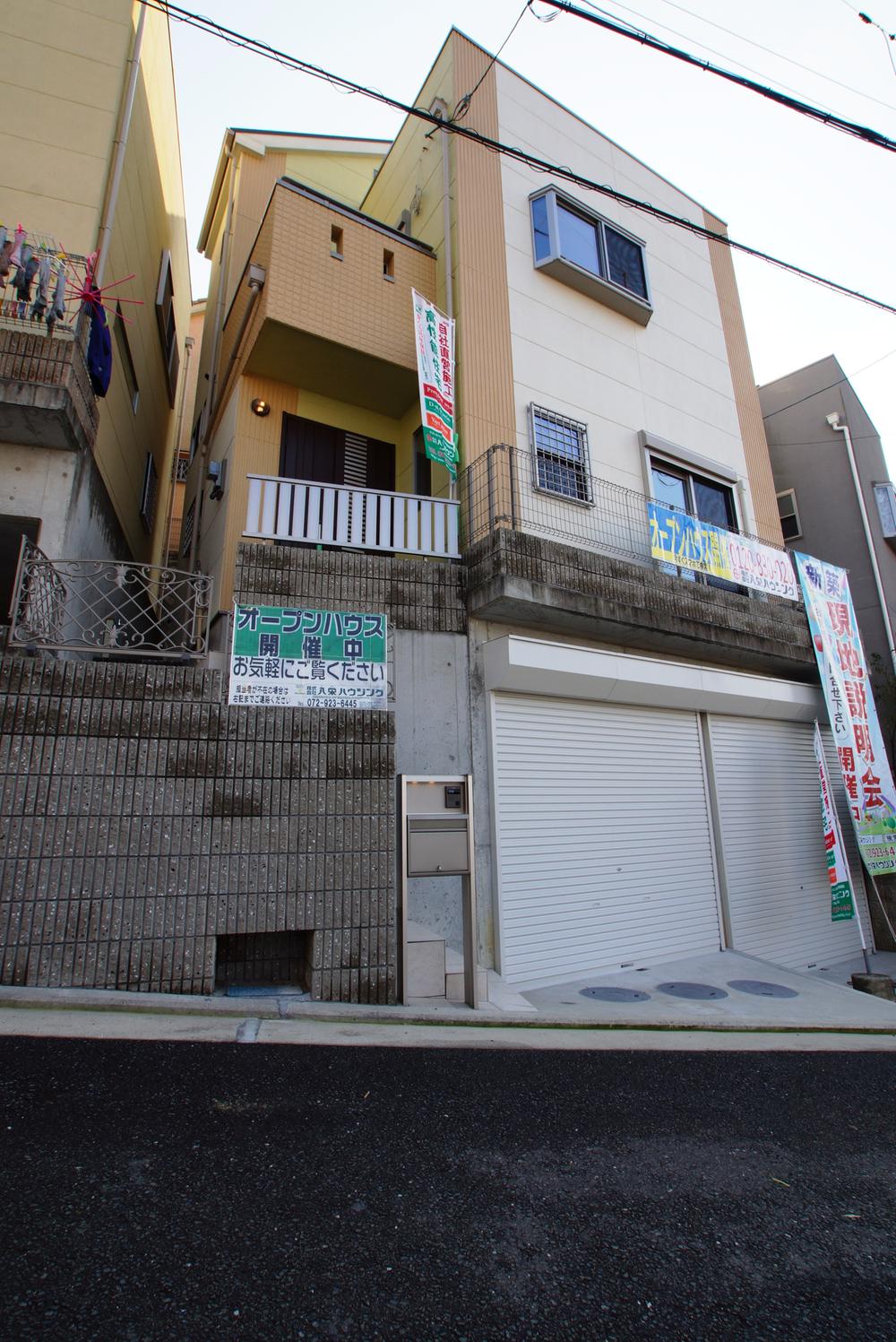 Local appearance photo. Model house "No. 7 land" two underground garage