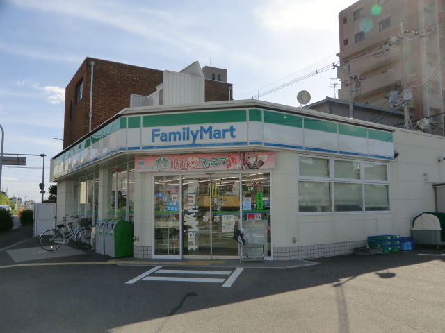 Convenience store. FamilyMart Yao Takayasu cho store (convenience store) to 590m