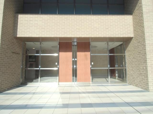 Entrance. Kintetsu Osaka line from "Kintetsu Yao Station" is a 7-minute walk