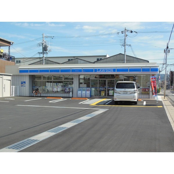 Convenience store. 447m to the Coco store Jinguji store (convenience store)