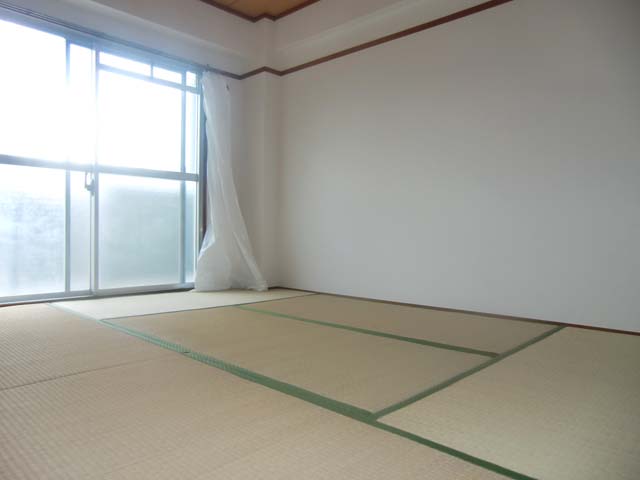 Living and room. Japanese-style room! 