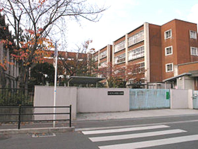 Primary school. 330m until Yao Municipal Osakabe Elementary School
