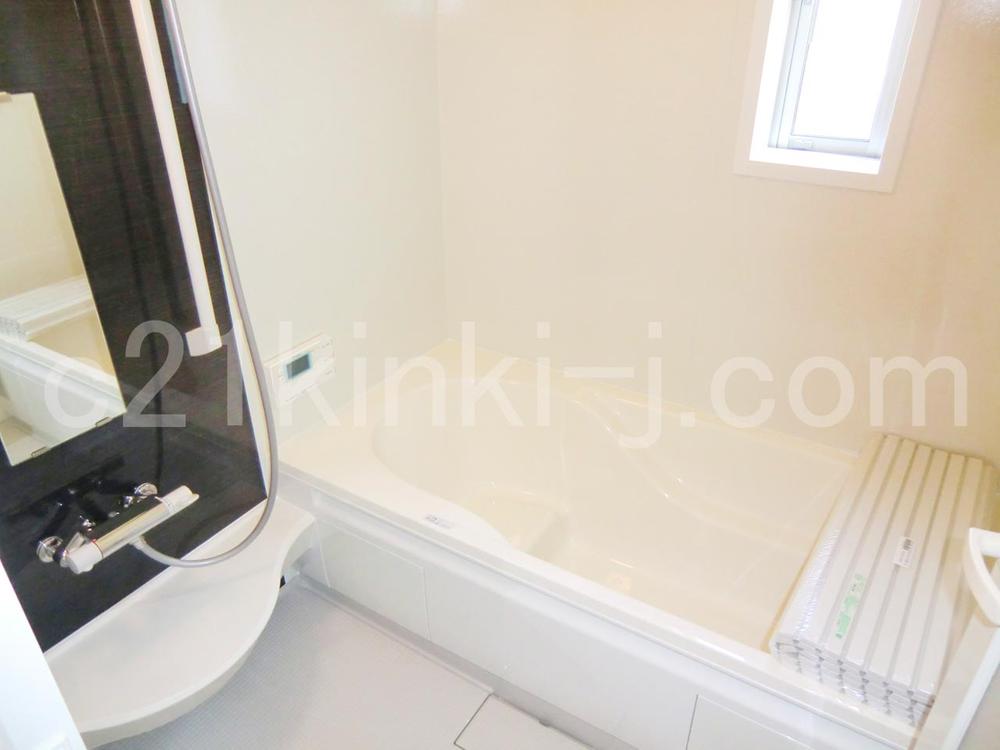 Same specifications photo (bathroom). Same specifications photo (bathroom) With bathroom heating dryer!