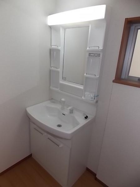 Same specifications photos (Other introspection). Fine basin space will produce a clear
