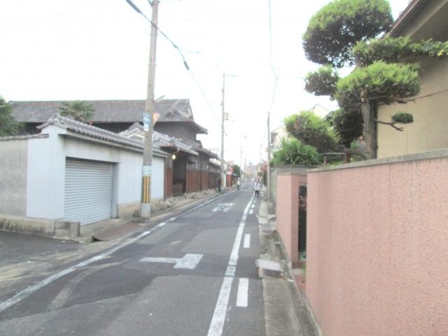 Local photos, including front road. It is the scenery of the entire surface of the road