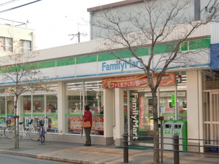 Convenience store. FamilyMart Yao Annaka-cho store (convenience store) to 140m