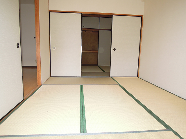 Other room space. Japanese-style room II