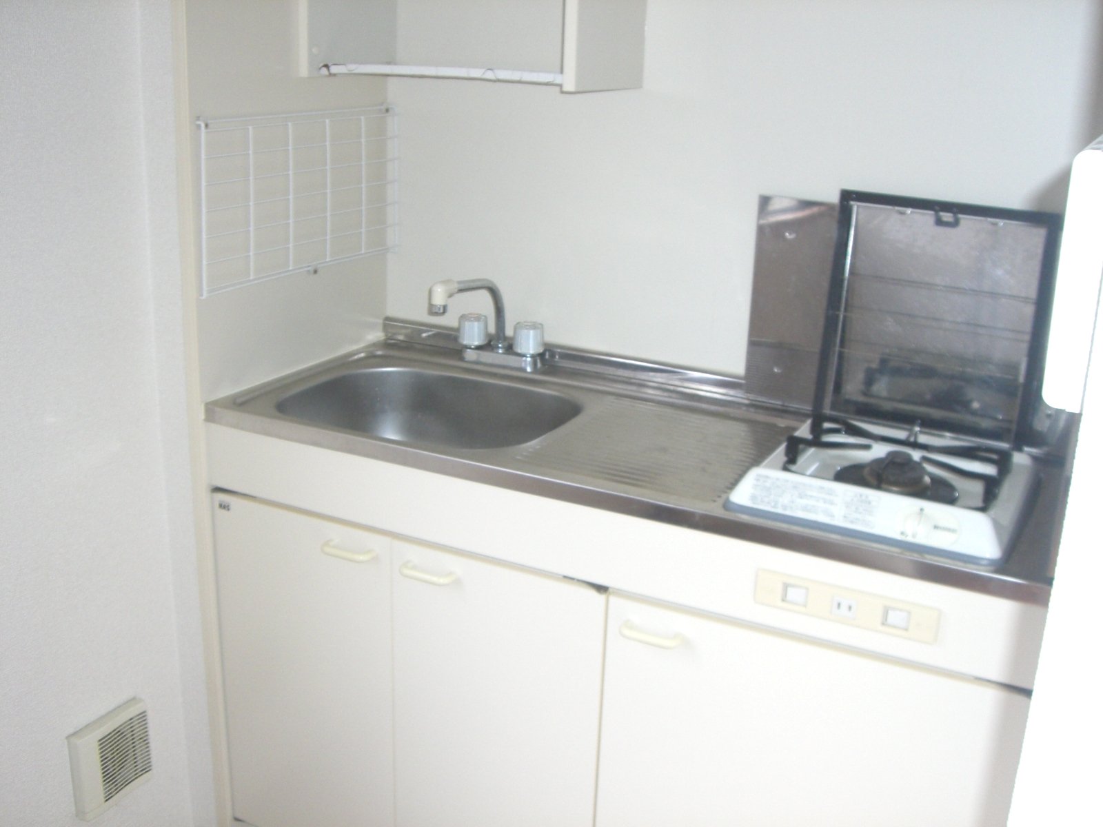 Kitchen. Gas stove is included.