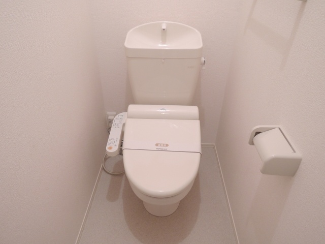 Toilet.  ☆ Bidet ☆ 