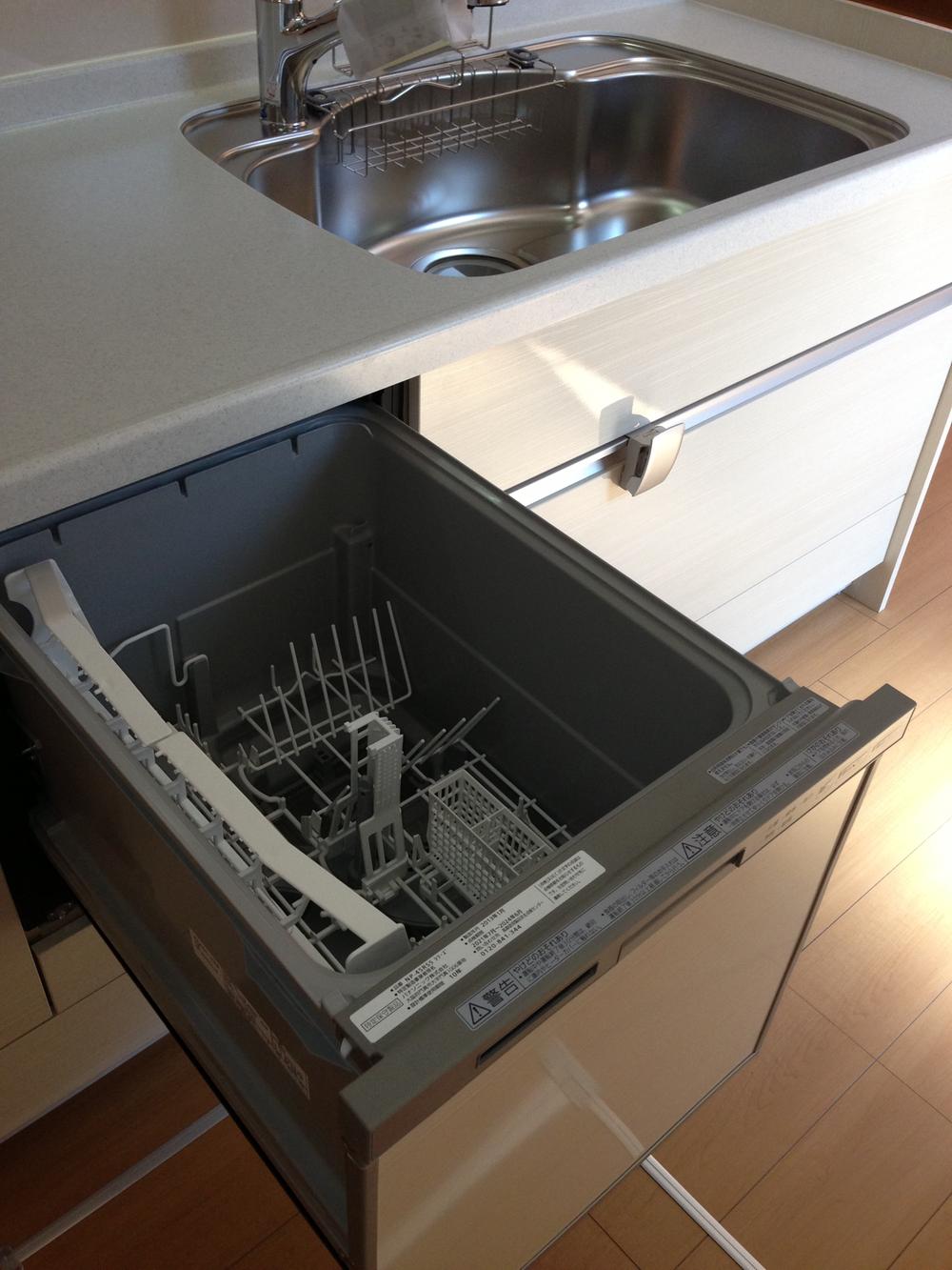 Kitchen. Dish washing dryer of standard equipment