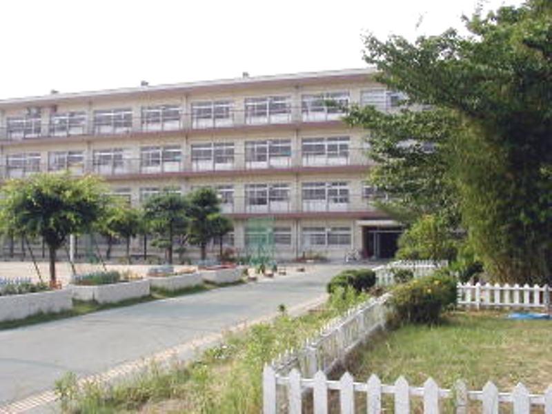 Primary school. Yao Municipal heights 600m up to elementary school