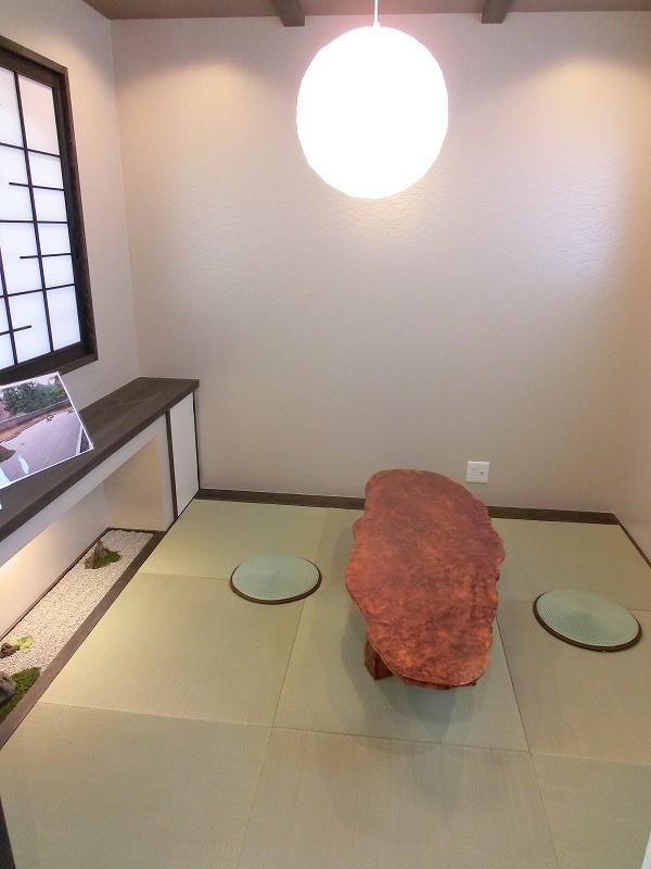 Non-living room. Japanese-style room is located on the second floor in a split-level home will overlook the LDK (our example of construction)