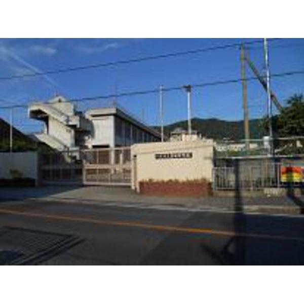 Junior high school. 541m Takayasu's junior high school until Yao City Takayasu's junior high school