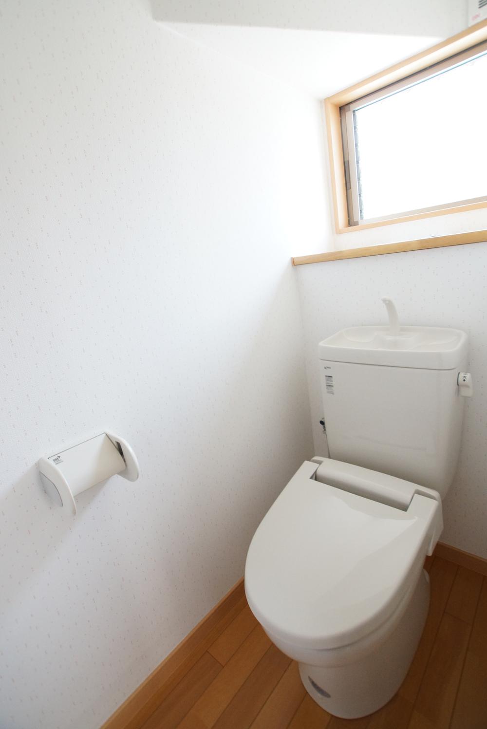 Same specifications photos (Other introspection). It is the toilet of the same specification.