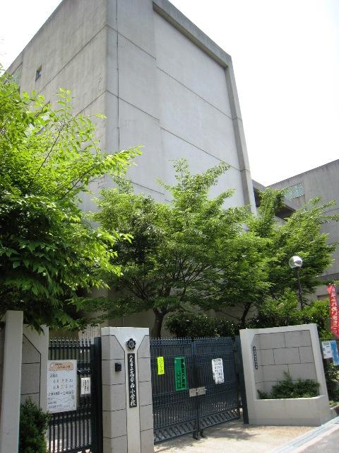 Primary school. 577m until Yao Municipal Takayasunishi Elementary School