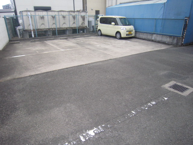 Parking lot