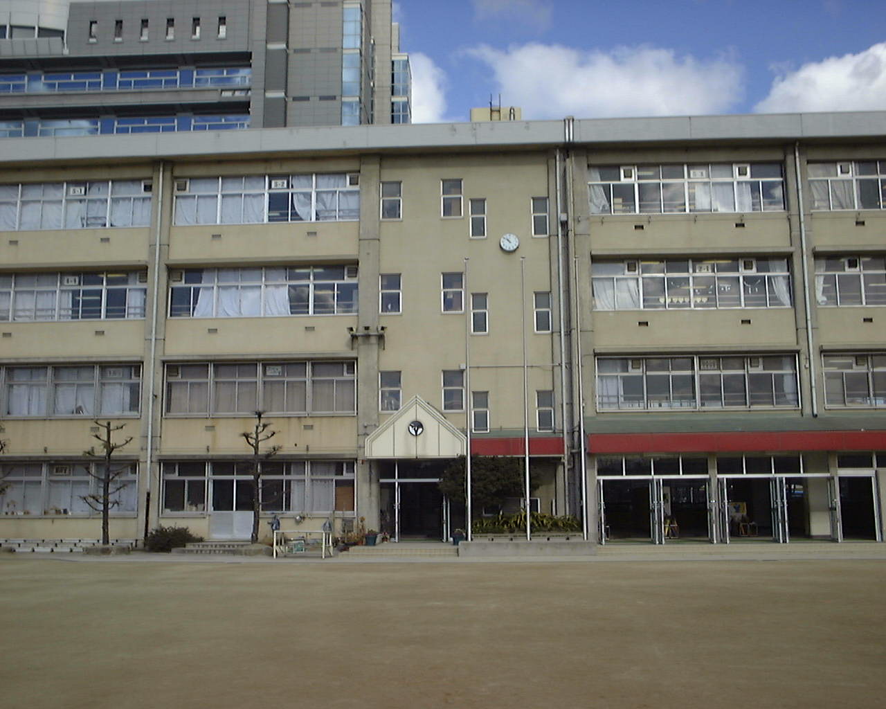 Primary school. 381m until Yao elementary school (elementary school)