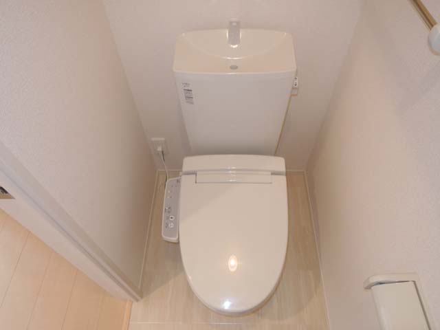 Toilet. With Washlet! 