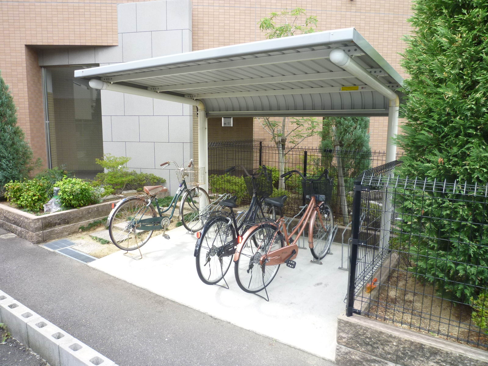 Other common areas. Bicycle-parking space