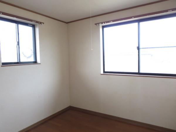 Non-living room. 2 Kaiyoshitsu (4.5 Pledge)