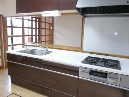Kitchen. System kitchen drawer storage-type unit, Wife of the storage surgery will be alive.
