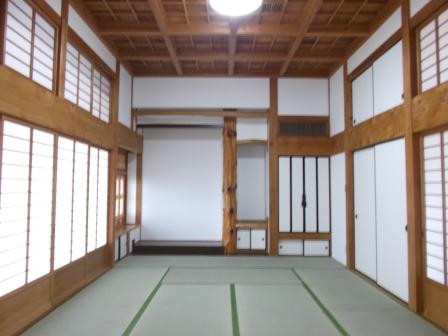 Non-living room. 10-mat Japanese-style people-friendly using natural materials, One pillar, Good sense is transmitted on a single ceiling board. 