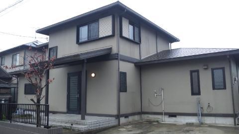 Local appearance photo. Instinctively want to brag, "our new home"