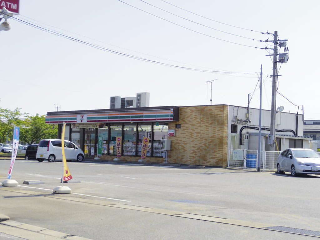 Convenience store. Seven-Eleven kamimine office before store up (convenience store) 654m
