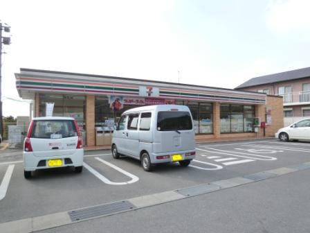 Convenience store. Seven-Eleven Kitashigeyasu store up (convenience store) 2300m