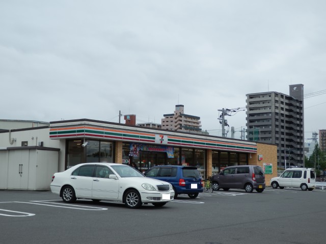 Convenience store. Seven-Eleven 400m to Saga Otakara 3-chome (convenience store)