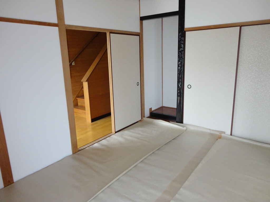 Living and room. 1F Minami Japanese-style room